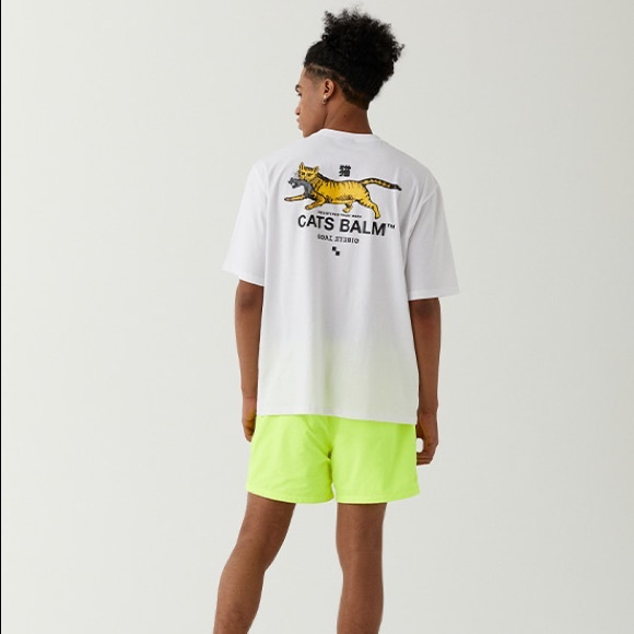 MC BALM LOGO GRAPHIC TEE - Picture 1 of 3